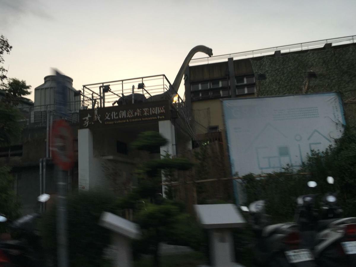 Yongxing Inn Kota Chiayi Bagian luar foto